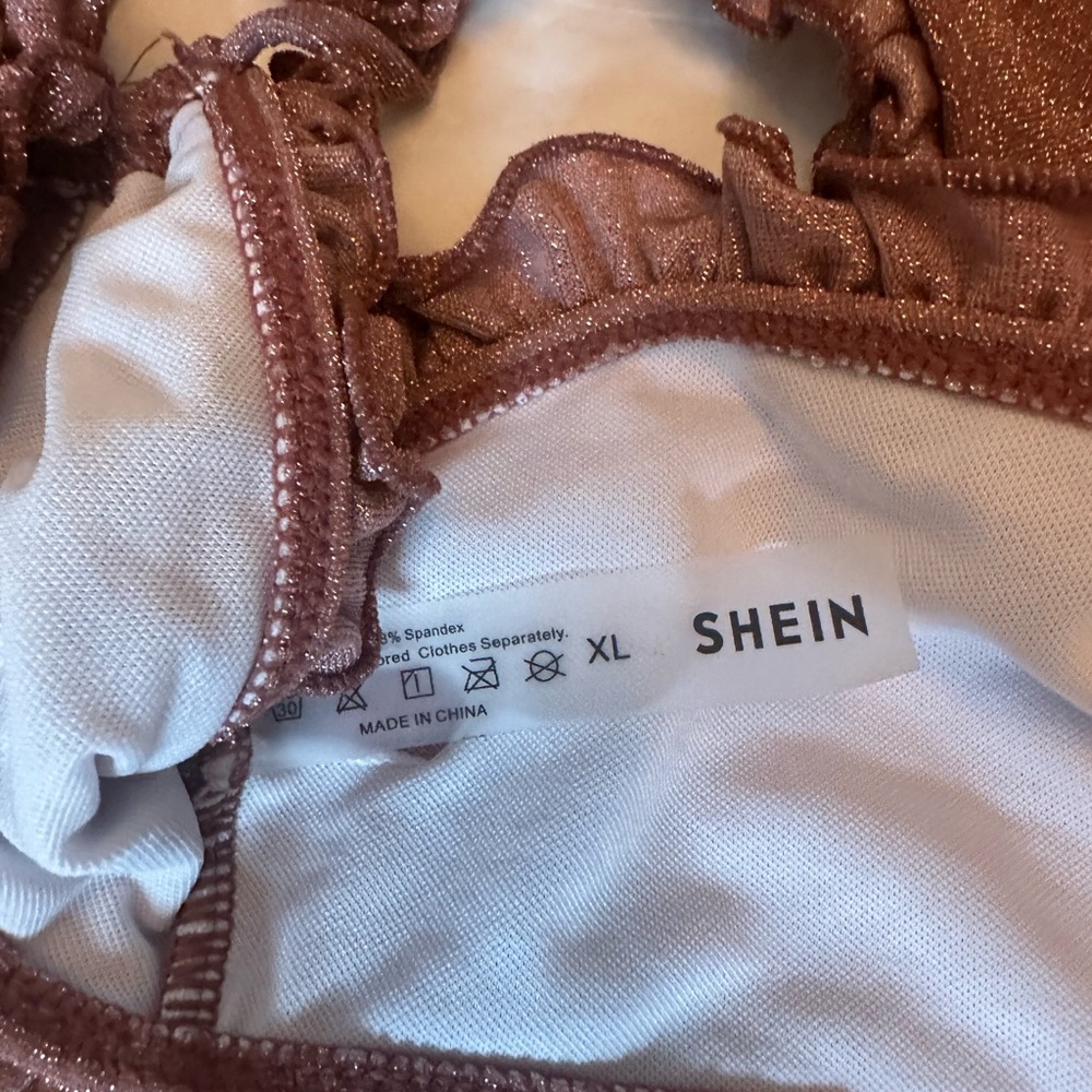 SHEIN Ruffled Rose Bikini Set - Picture 3 of 3